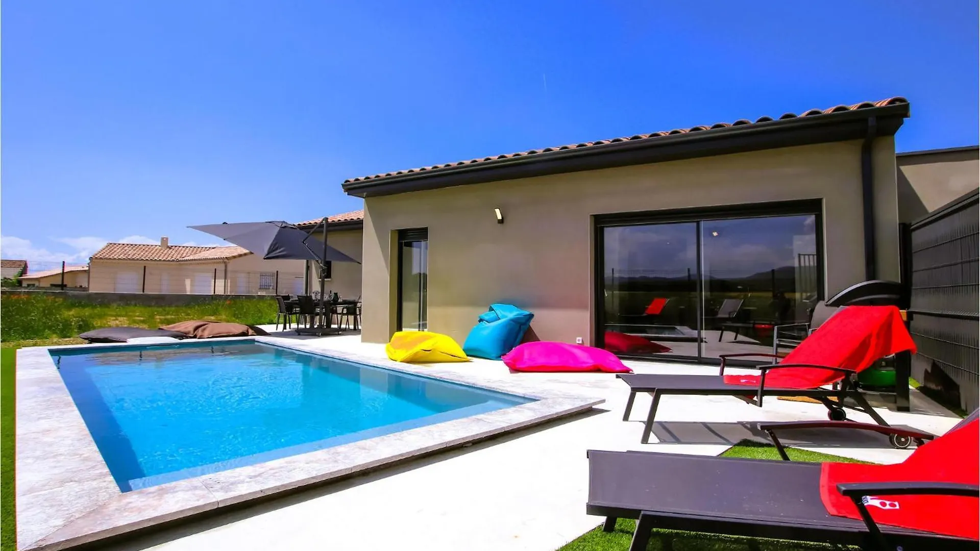 Holiday home 4 Bedroom Stunning Home In Cleon Dandran
