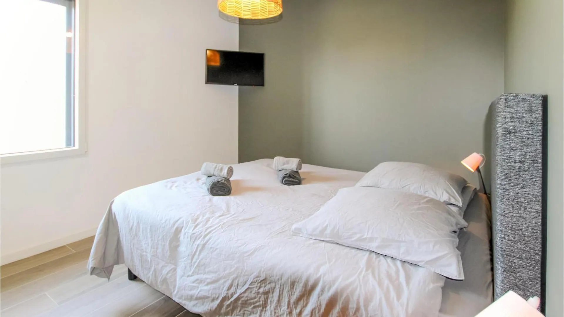 4 Bedroom Stunning Home In Cleon Dandran Holiday home Cleon-d'Andran