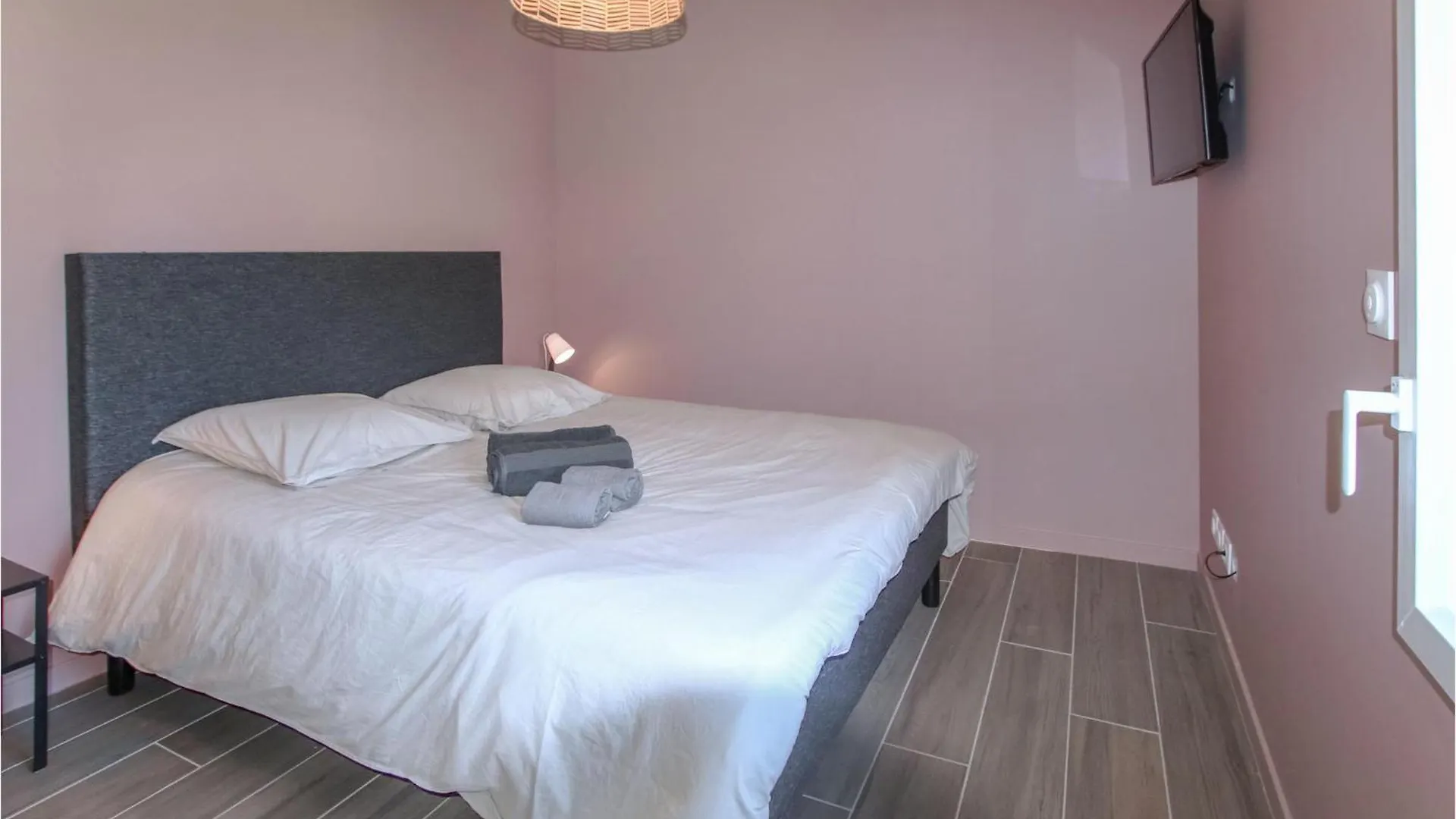 4 Bedroom Stunning Home In Cleon Dandran Cleon-d'Andran